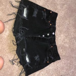 Vintage black Levi’s boyfriend shorts